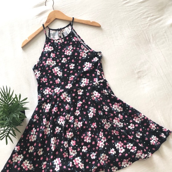 Halter Flare Dress Aeropostale - Picture 2 of 5